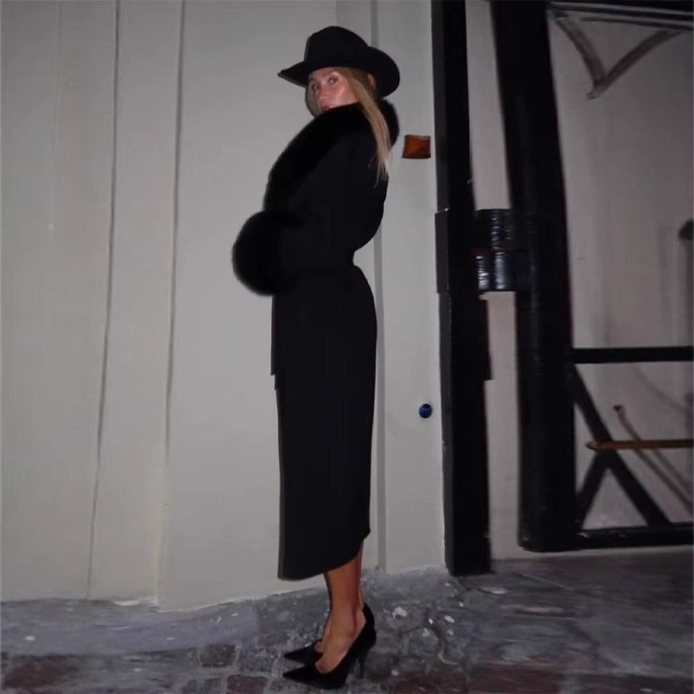 Cappotto IVORYA™ con Dettagli Effetto Pelliccia