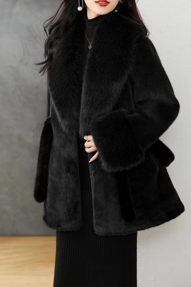 Giacca LUMINA™ in Eco-Pelliccia con Cintura