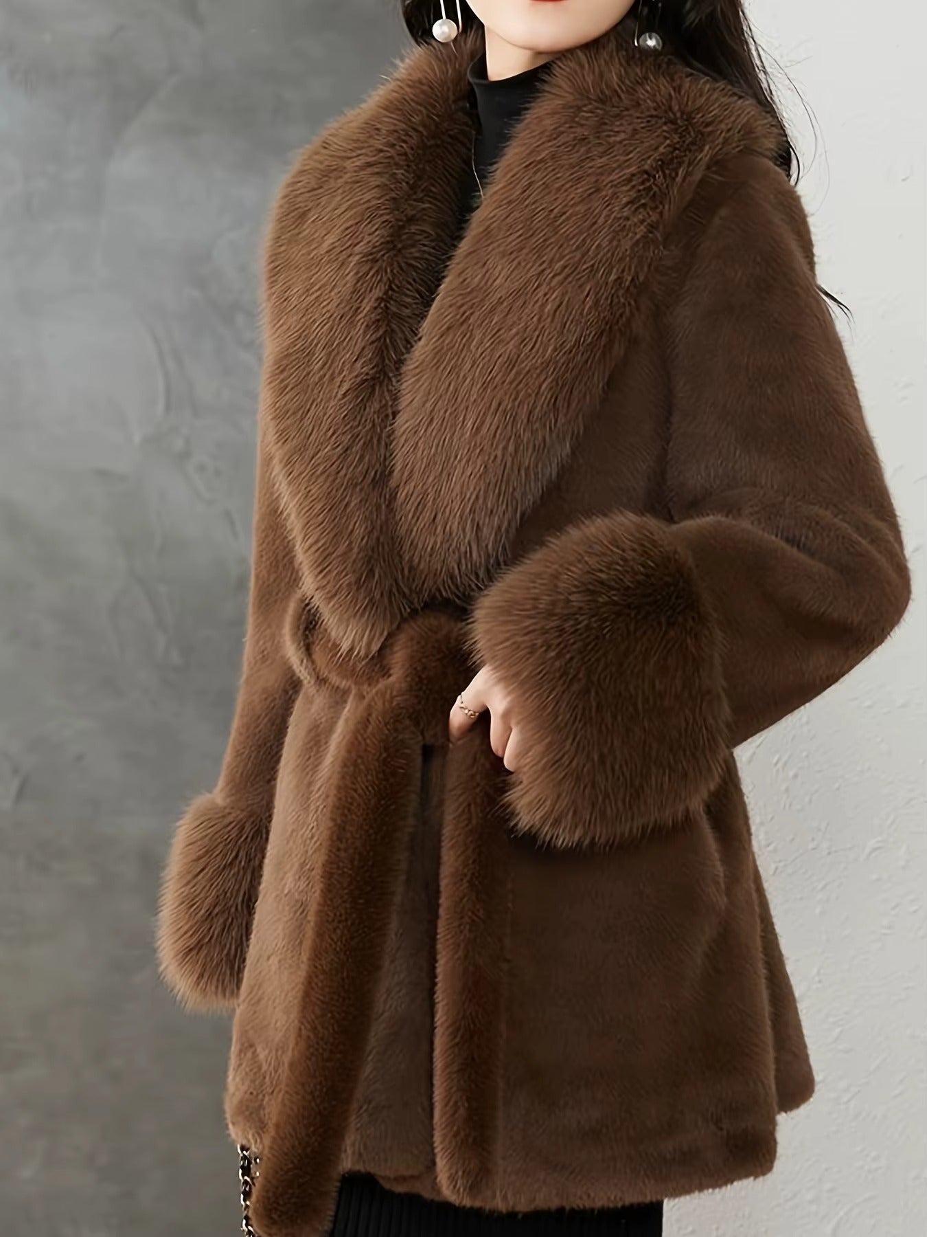 Giacca LUMINA™ in Eco-Pelliccia con Cintura